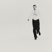 Иван Курочкин, Ритуальные Услуги - Не должна (feat. Ритуальные Услуги)