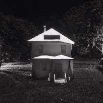 tychism - бумажный дом