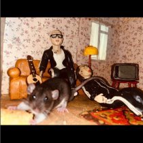 две тысячи ярдов - в теле моем