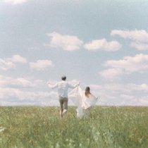 Flamberi, Chilly Holliday - Детство