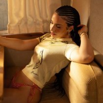 Zhamira Zambrano - No Me Quiero Ir